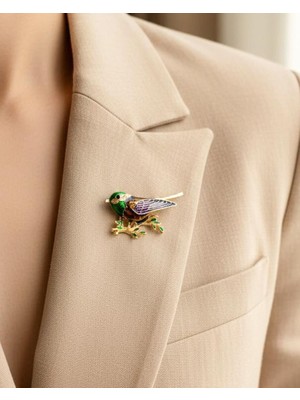 Nevoka Mor Zümrüt Gold Detaylı Kuş Broş