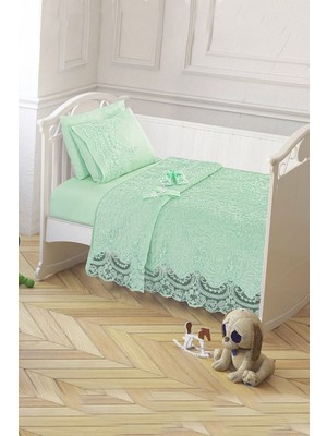 Özgürce Yumuşak ve Şık Bebek Battaniye Takımı, Güpür Detaylı, Rahat ve Hafif Tasarım