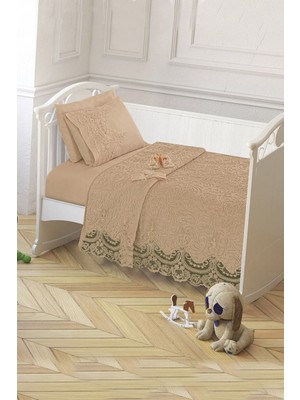 Özgürce Yumuşak Güpürlü Bebek Battaniye Takımı, Sıcak ve Şık Tasarım