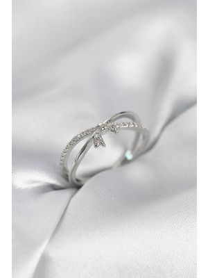 İlk El Grup Ieg™  Gümüş Renk Zirkon Taşlı Fiyonk Model Kadın Yüzük TG27BYK4033