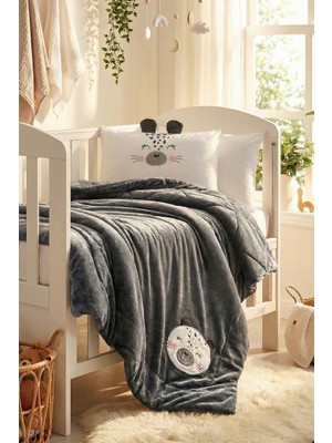 Özgürce Yumuşak ve Şık Nakışlı Bebek Yorgan Seti, 5 Parçalı, Konfor Dolu Uyku