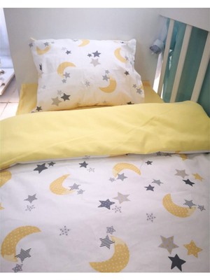 Özgürce Yumuşak 100% Pamuk Çocuk Yastık Çarşaf Yorgan Seti 100X200 Sarı Ay Yıldızlı