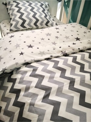 Özgürce Pamuklu Çocuk Beşik Yastık Çarşaf Yorgan Seti 70X160 Gri Zikzak Yıldızlı