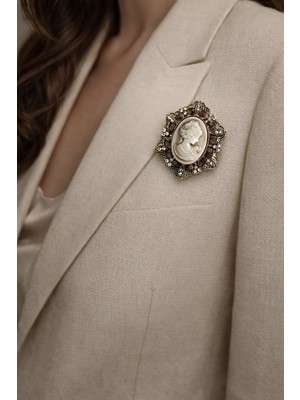 Herşey Nota Bordo Taşlı Vintage Cameo Kadın Figürlü Metal Broş – Antik Gold Çerçeve