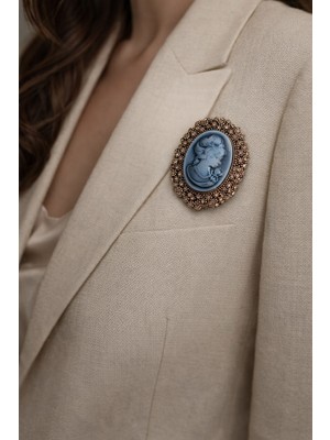 Herşey Nota Mavi Ton Cameo Kadın Figürlü Metal Broş – Taşlı Antik Gold Çerçeve Tasarım