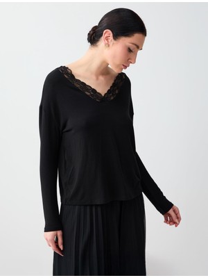 Jimmy Key Siyah Rahat Kesim V Yaka Dantel Detaylı Örme Bluz