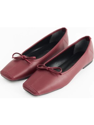 Bordo Fiyonklu Kare Burun Babet