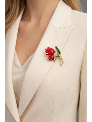 Herşey Nota Kırmızı Lale Figürlü Metal Broş – Gold Çerçeveli Mine Tasarım