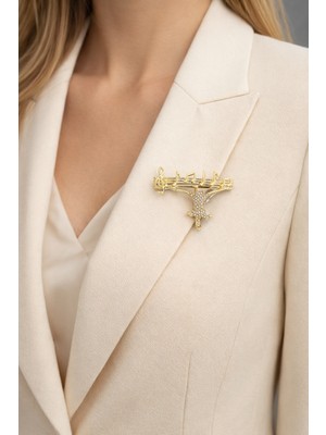 Herşey Nota Sol Anahtarı ve Nota Figürlü Gold Metal Broş – Taş Detaylı Müzik Temalı Tasarım