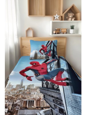 Özgürce Çocuklar Için Renkli Örümcek Adam Desenli Pike Takımı