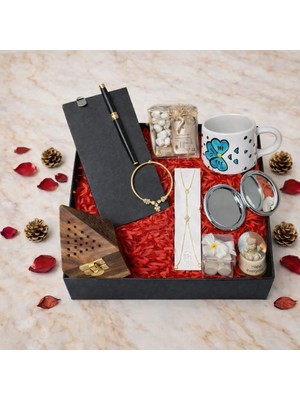 Çok Biz SEVGİLİYE,DOĞUM GÜNÜ,ANNELER GÜNÜ ,EVLİLİK YIL DÖNÜMÜ,ARKADAŞA,KADIN HEDİYE KUTUSU;MATMAZEL AJANDA,KALEM,CHARM,AYNA,KÜRE,KUPA,TÜRK KAHVESİ