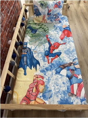 Özgürce Renkli Süper Kahramanlar Dijital Baskılı Kapitone Pike Takımı