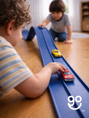 Go Toys Go Track Esnek Yarış-Aksiyon Pisti 4.5 mt - 1:64 Ölçek (Görseldeki Arabalar Temsilidir) Flex Track Mavi