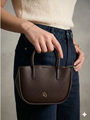 Januga Kadın Acı Kahve Kaliteli Şık Yumuşak Deri Astarlı Fermuar Kapamalı Ayarlanabilir Askılı El ve Omuz Çantası