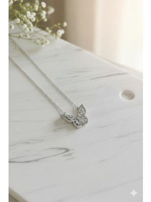 Lia Charm Gümüş Renk Kelebek Çelik Kolye – Paslanmaz Çelik, Kararma Yapmaz, Zarif Tasarım