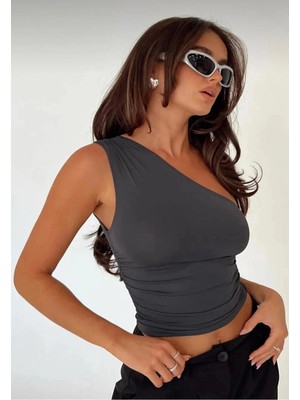 Tek Omuz Detaylı Büzgülü Bluz ( Crop Değildir )