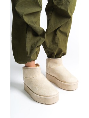 DMR Elegance Amelıa Bağcıksız Düz ve Kalın Taban Içi Kürklü Kısa Süet Kadın Bot  Skt - Krem