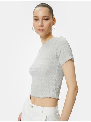 Koton Dokulu Crop T-Shirt Kısa Kollu Bisiklet Yaka Slim Fit
