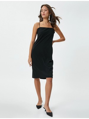 Koton Midi Kalem Elbise Ince Askılı Kare Yaka Arkası Kuşgözü Bağlama Detaylı Yırtmaçlı