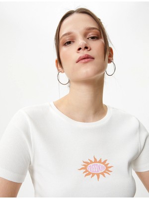 Koton Crop Tişört Baskı Detaylı Dar Kalıp Kısa Kollu Bisiklet Yaka Pamuklu