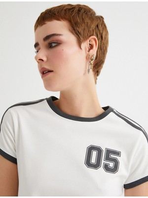 Koton Çizgili Kolej Tişört Slim Fit Baskılı Kısa Kollu Bisiklet Yaka Pamuklu
