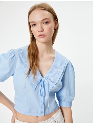 Koton Balon Kol Bluz Bebe Yaka Düğmeli Kısa Kollu Nakışlı Slim Fit