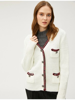 Koton Melis Ağazat x Koton - Düğme Detaylı V Yaka Cepli Örgü Hırka