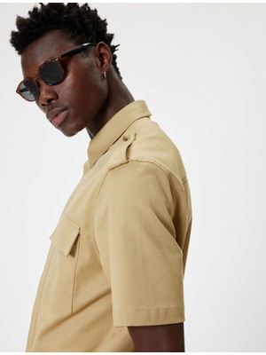 Koton Kısa Kollu Gömlek Kapaklı Cep Detaylı Düğmeli Pamuklu