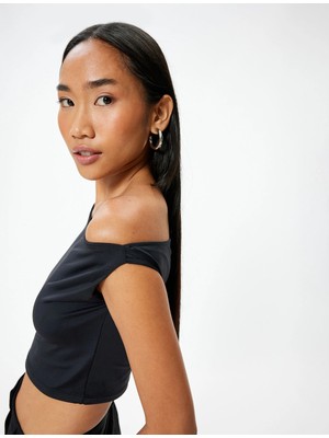 Koton Crop Omzu Açık Tişört Asimetrik Yaka Slim Fit