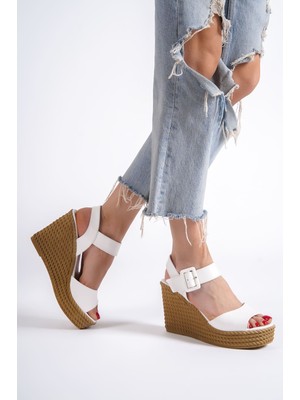 DMR Elegance Perla Tokalı Lastikli Dolgu Topuklu Ortopedik Taban Hasır Görünümlü Kadın Sandalet Ckt - Beyaz