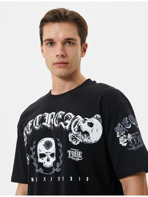 Koton Oversize Tişört Arkası Baskılı Kuru Kafa Temalı Bisiklet Yaka