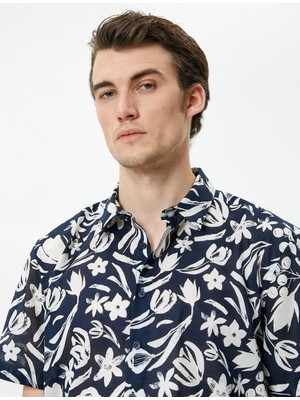 Koton Yazlık Gömlek Kısa Kollu Çiçekli Desenli Klasik Yaka Düğmeli