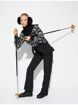 Koton Kadın Yarım Fermuarlı Geniş Yaka Siyah Örgü Kazak Desenli Günlük Stil