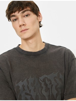 Koton Yıkamalı Tişört Grafiti Işlemeli Bisiklet Yaka Kısa Kollu Pamuklu