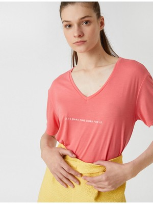 Koton Slogan Baskılı Tişört V Yaka