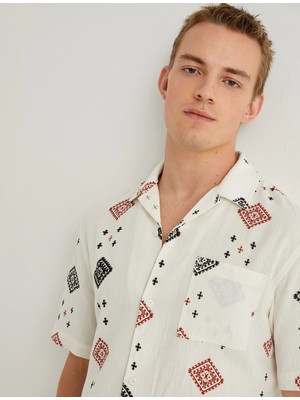 Koton Kısa Kollu Gömlek Desenli Düğmeli Yaka Detaylı