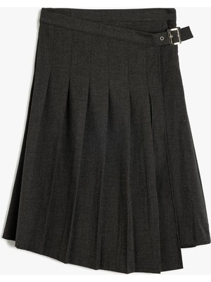 Koton Pileli Etek Toka Detaylı