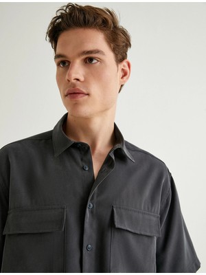 Koton Kısa Kollu Gömlek Düğmeli Kapaklı Cep Detaylı Viskoz Kumaş