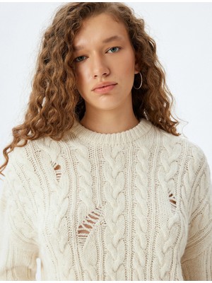 Koton Bisiklet Yaka Saç Örgü Dokulu Yıpratılmış Triko Kazak