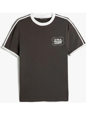 Koton Slim Fit Kolej Tişört Arkası Baskılı Biyeli Kısa Kollu Bisiklet Yaka Pamuklu