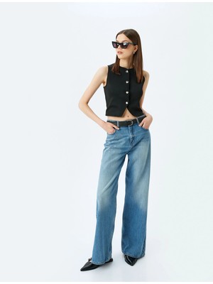 Koton Kolsuz Düğmeli Bisiklet Yaka Triko Yelek