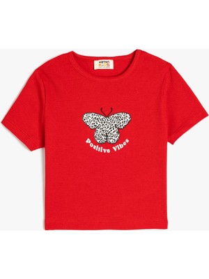Koton Kız Çocuk Pamuklu Kelebek Baskılı Kısa Kollu Crop Tişört Slim Fit Kesim Orta Kalınlık