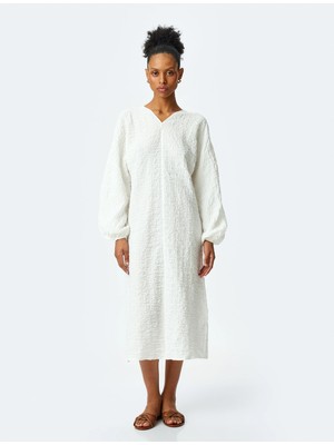 Koton Rahat Kalıp Uzun Balon Kollu V Yaka Dokulu Midi Elbise