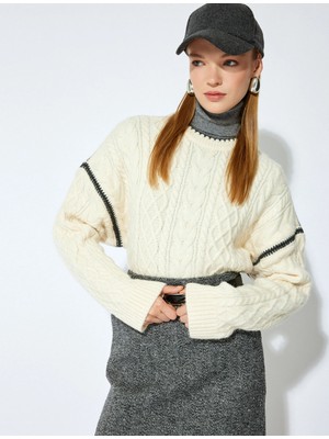 Koton x Şahika Ercümen - Yumuşak Dokulu Renk Kontrastlı Uzun Kollu Bisiklet Yaka Saç Örgü Kazak