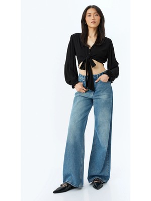 Koton Uzun Kollu Önden Bağlama Detaylı Düğmeli Viskon Crop Bluz