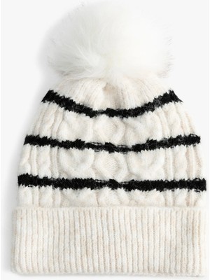 Koton Örgü Bere Pon Pon Detaylı Renk Bloklu Katlamalı