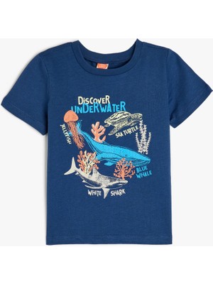 Koton Erkek Çocuk Pamuklu Kısa Kollu Tişört Bisiklet Yaka Desenli Günlük Stil Mavi