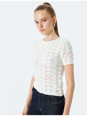 Koton Fiyonklu Kısa Kollu Ajurlu Slim Fit Bisiklet Yaka Triko Kazak