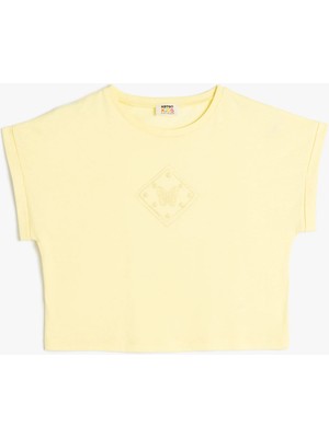 Koton Tişört Kısa Kollu Bisiklet Yaka Kelebek Işlemeli Pamuklu