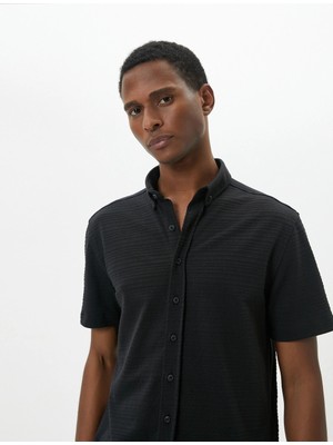 Koton Yazlık Gömlek Kısa Kollu Klasik Yaka Dokulu Düğmeli